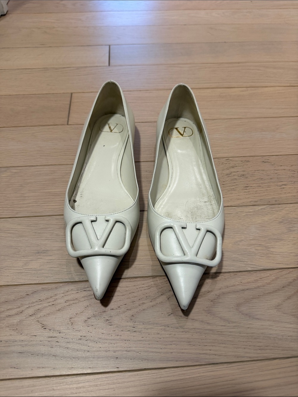 Valentino Cream Pointed Leather V-Logo Flats